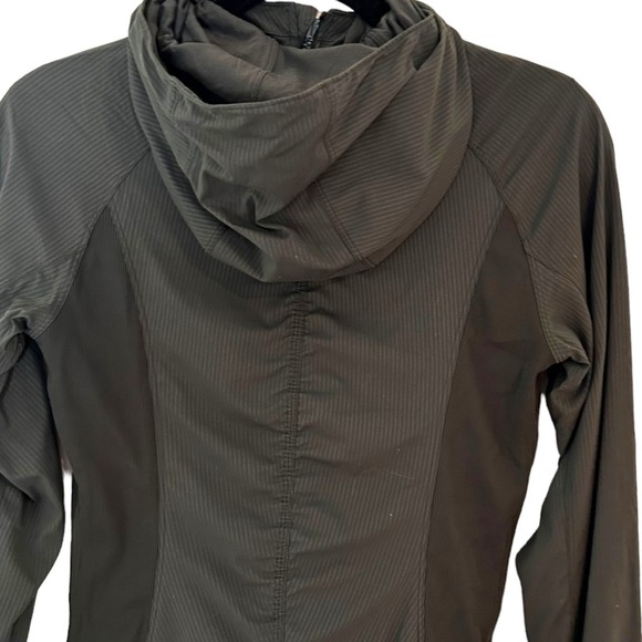 Lululemon In Flux Jacket-Gator Green- Size 4 - Picture 9 of 12